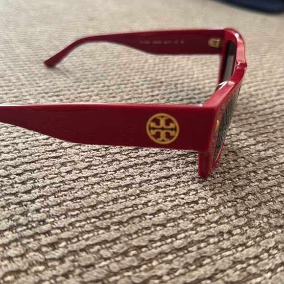 Tory Burch Red Miller Sunglasses - Picture 3 of 3